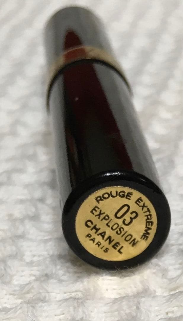 CHANEL 「鏡、アイライナー、リップ、ラッピング箱、リボン」