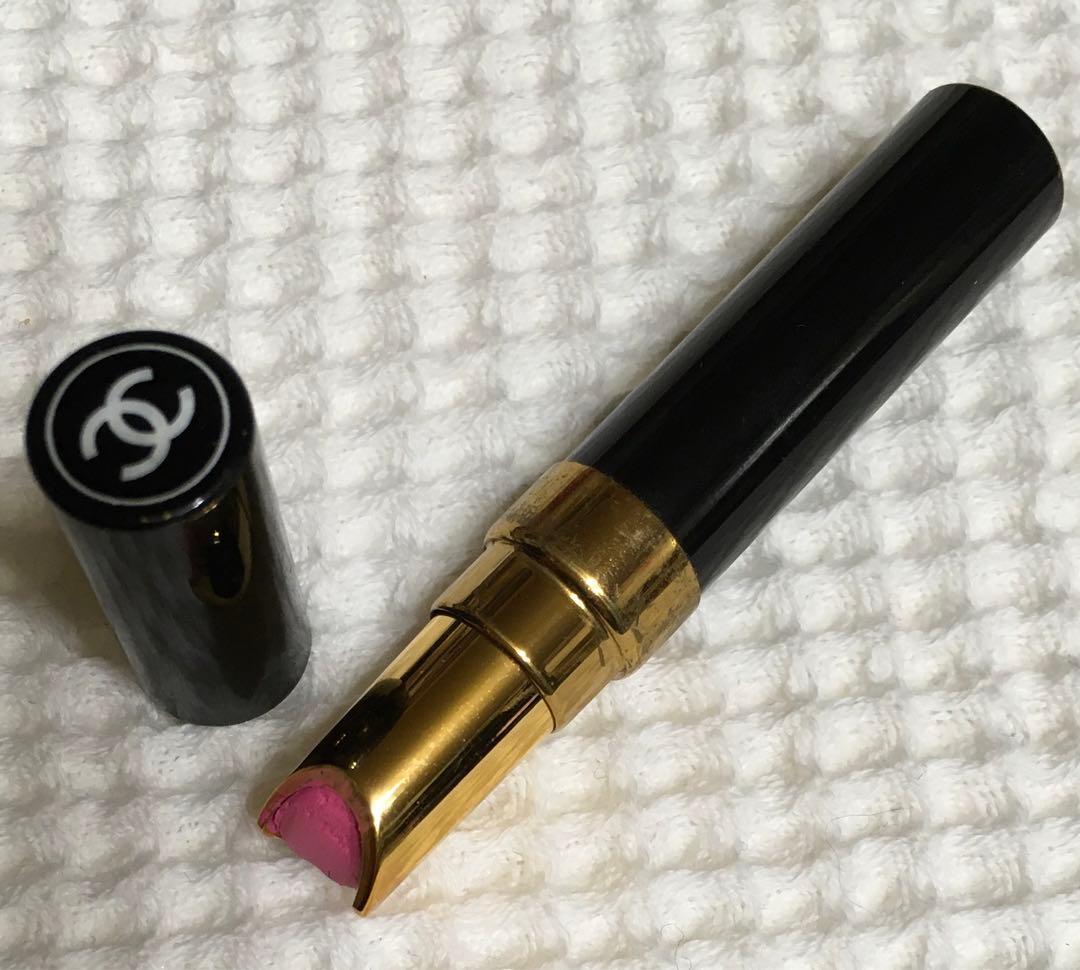 CHANEL 「鏡、アイライナー、リップ、ラッピング箱、リボン」