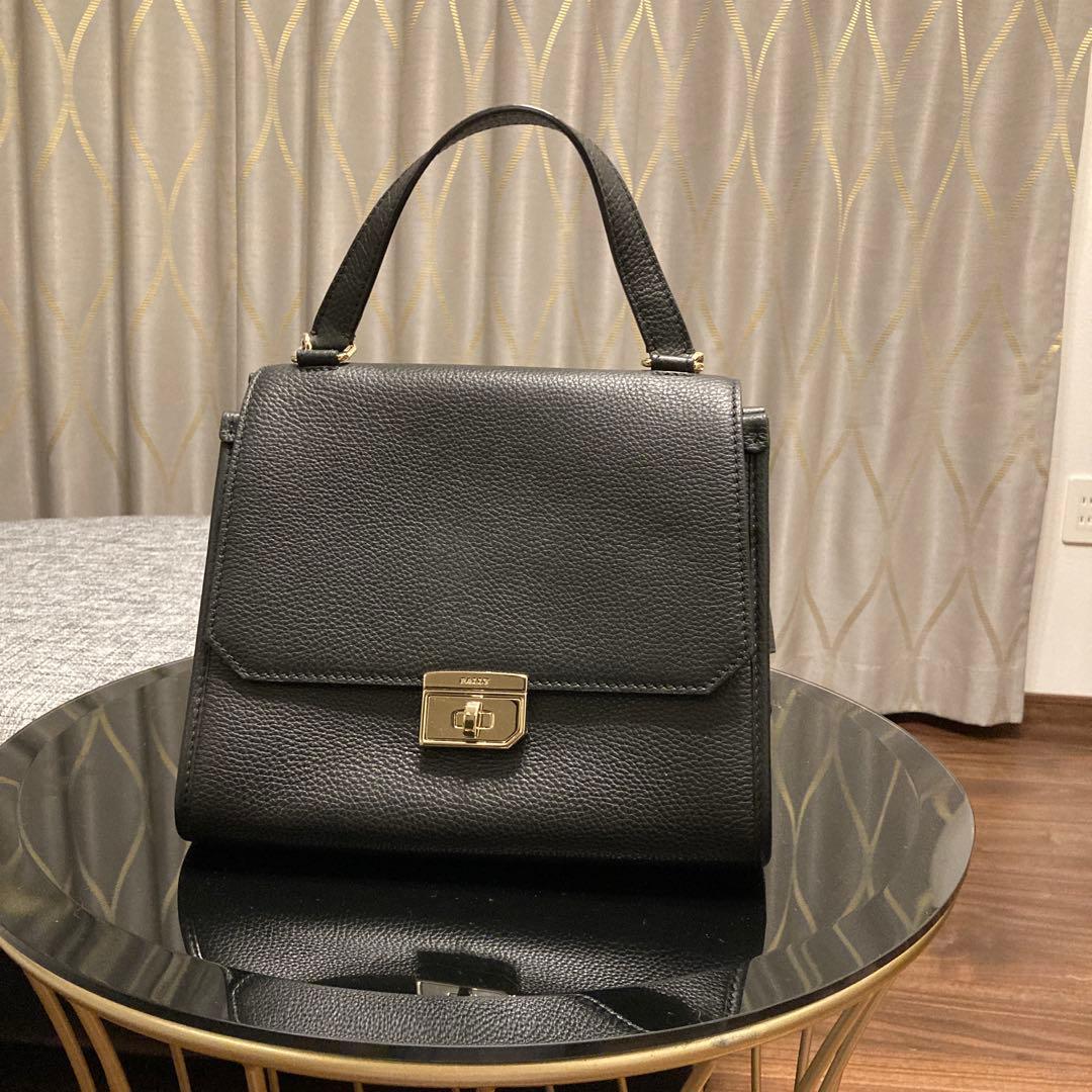 バリー　レザー 黒 ハンドバッグ フラップ式