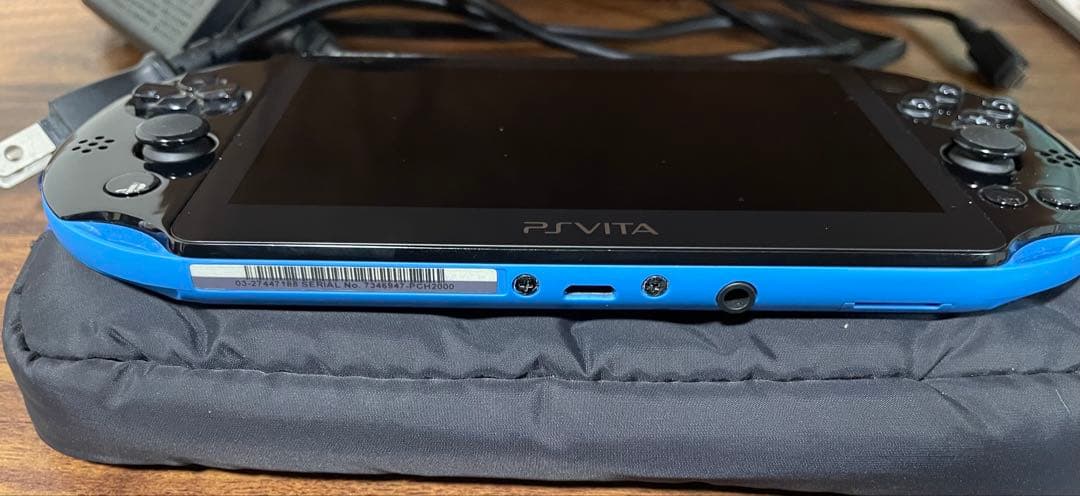 PSVITA PCH-2000 ブルー/ブラック　メモリー16GB付き