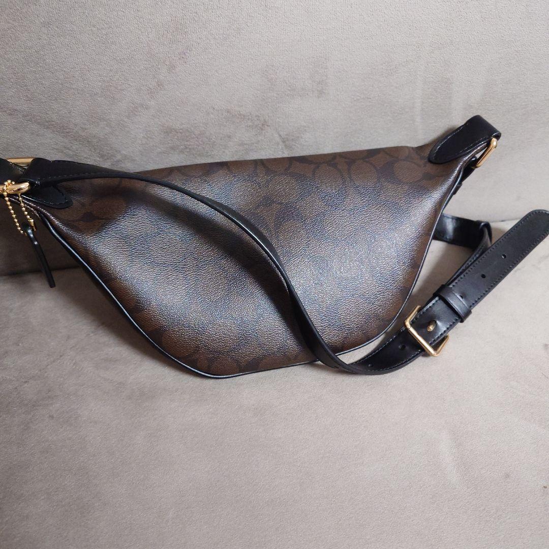 COACH ボディバッグ・ウエストポーチ ブラウン・ブラック