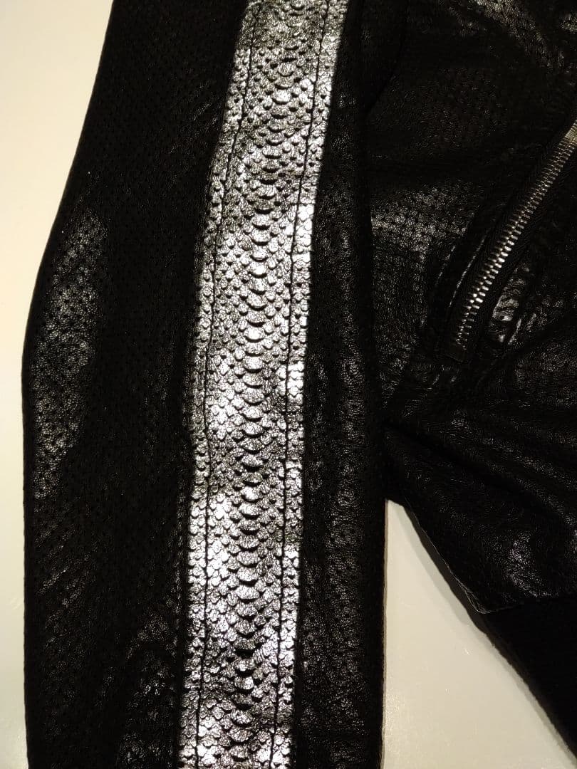 ブラックレザーシングルライダースジャケット