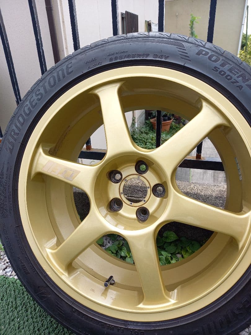 ヨコハマADVANレーシング17インチ ゴールドホイール 4本セット