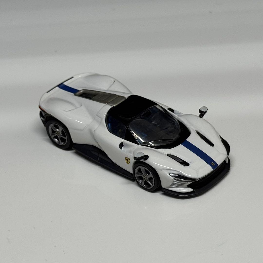 【激レア】限定版フェラーリデイトナSP3 1/64ミニカー　ルーフクローズモデル