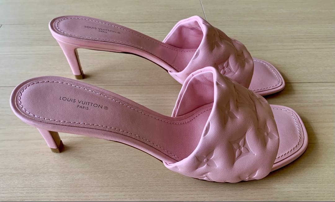 Louis Vuitton ピンクモノグラムエンボス レザーミュール24.5相当