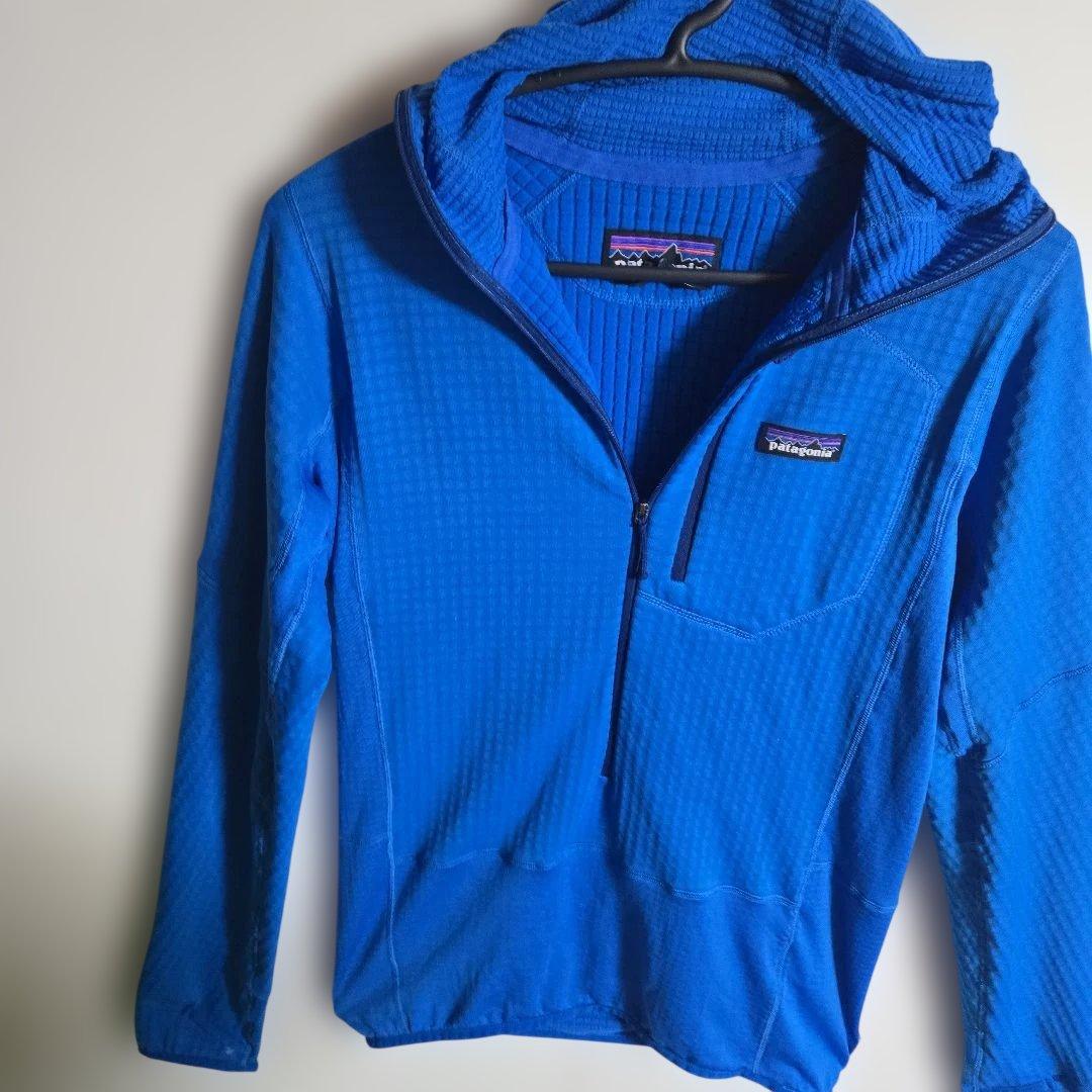 新品未使用品★歳末価格★パタゴニア　R1プルオーバー・フーディ　メンズS