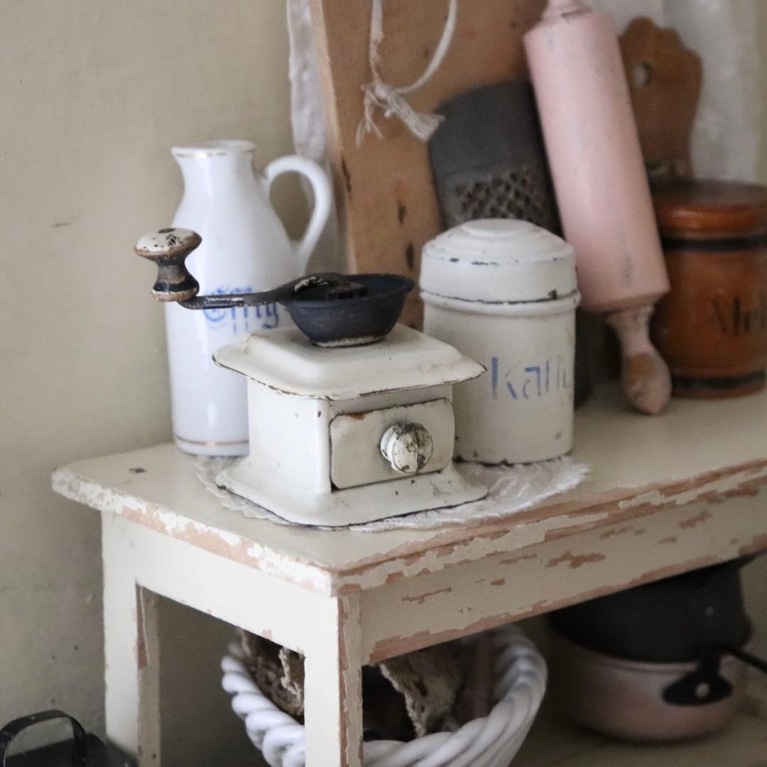 希少　アンティーク　ドールハウス　ミニチュア　コーヒーミル　白