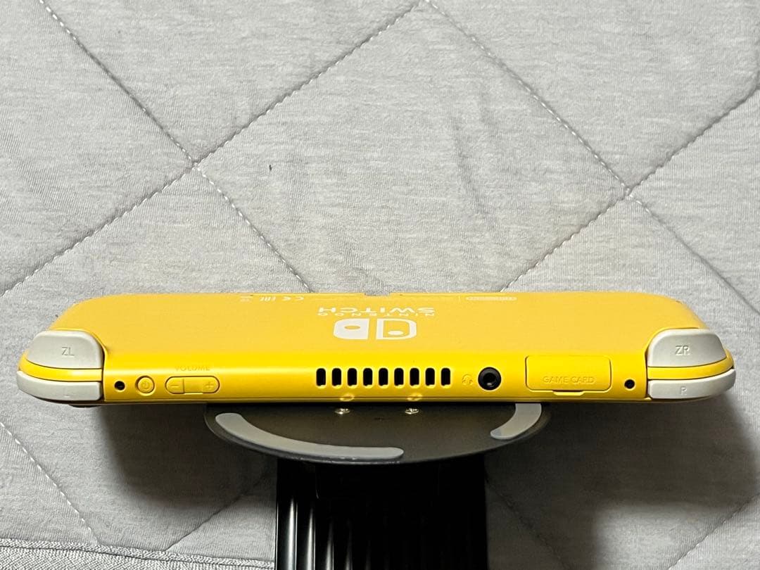 任天堂Switch Lite イエロー　2020年製 ⭐️即購入歓迎⭐️　値下げ不可