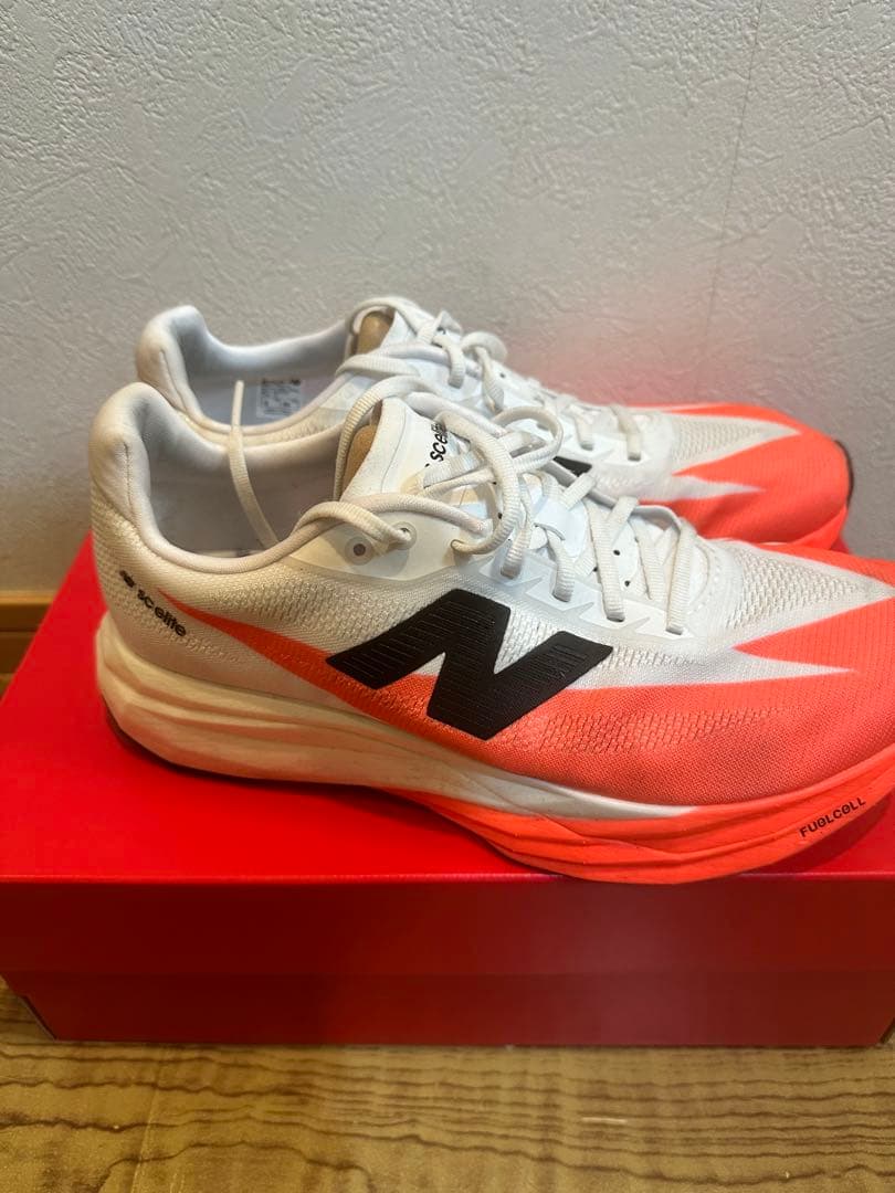 New Balance FuelCell Elite v5 ランニングシューズ