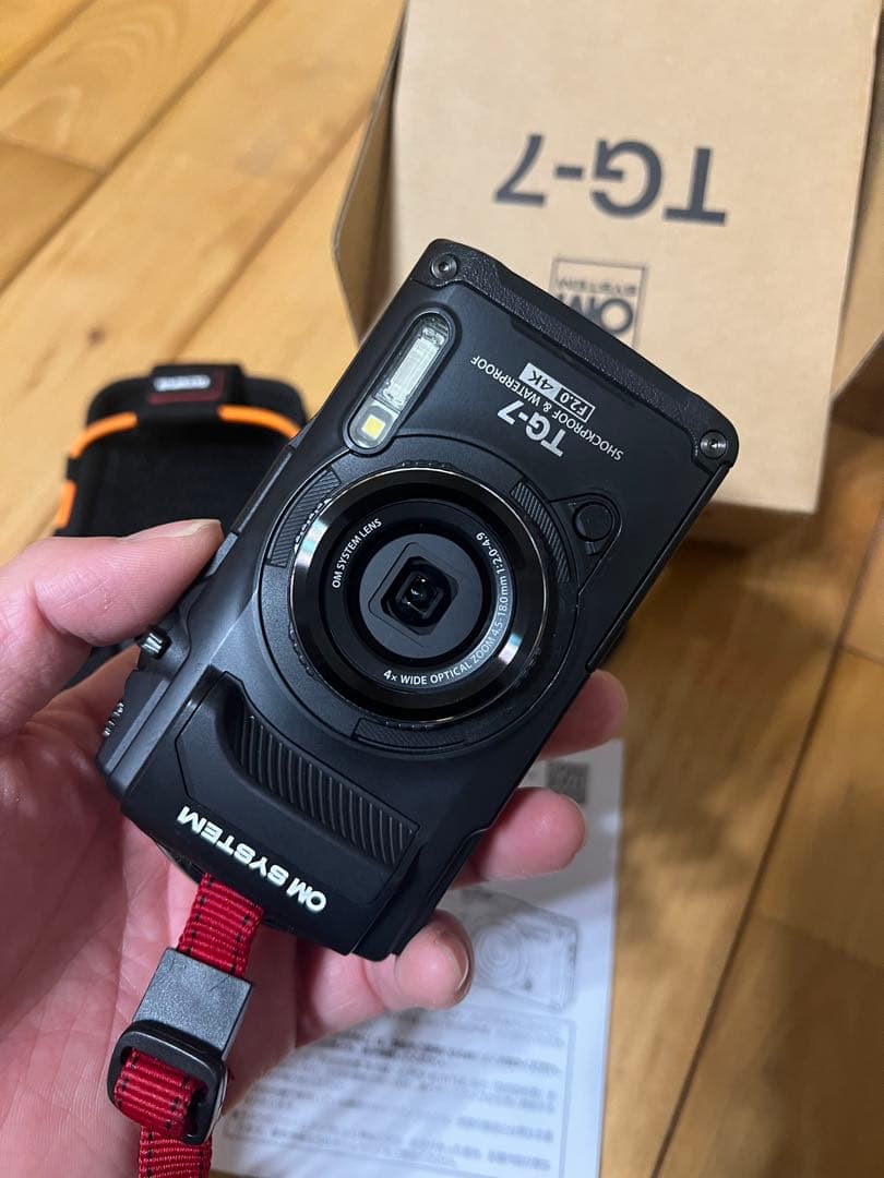 Olympus TG-7 コンパクトデジタルカメラ