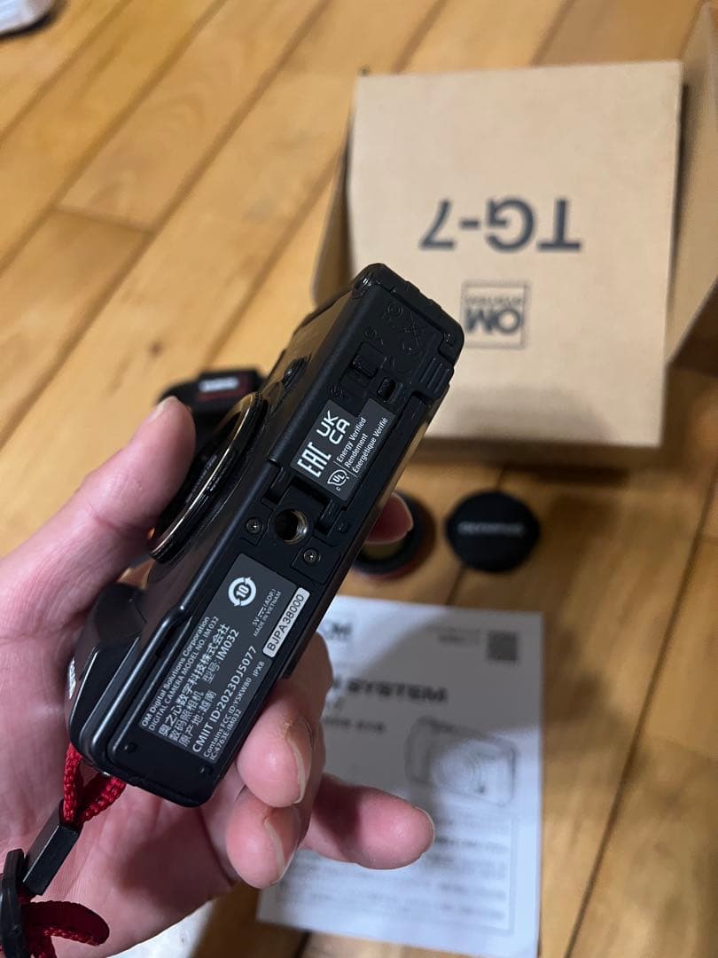 Olympus TG-7 コンパクトデジタルカメラ