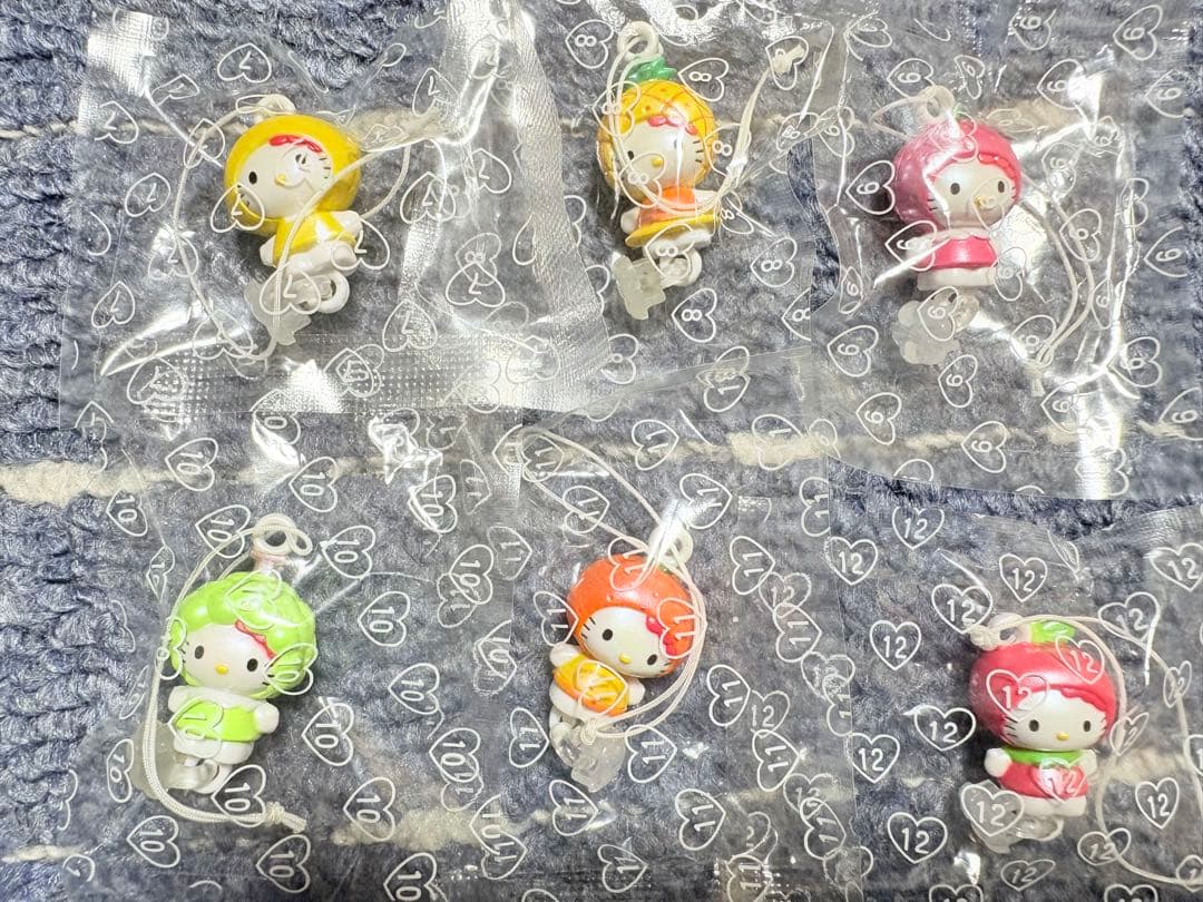 【鬼レア】HELLO KITTY CLASSIK CLUBとキティフルーツ占い