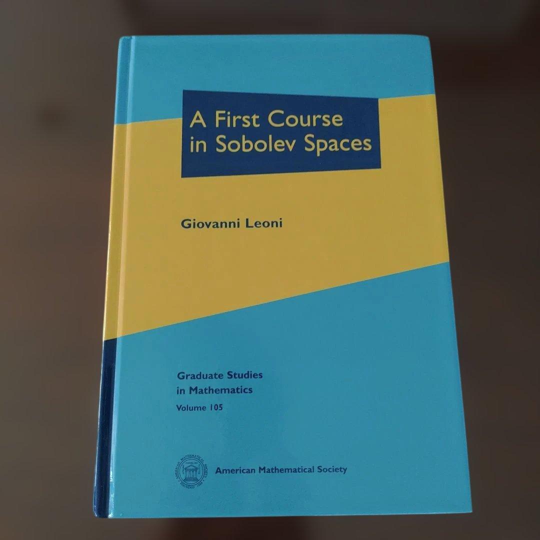 【ハードカバー】A First Course in Sobolev Spaces