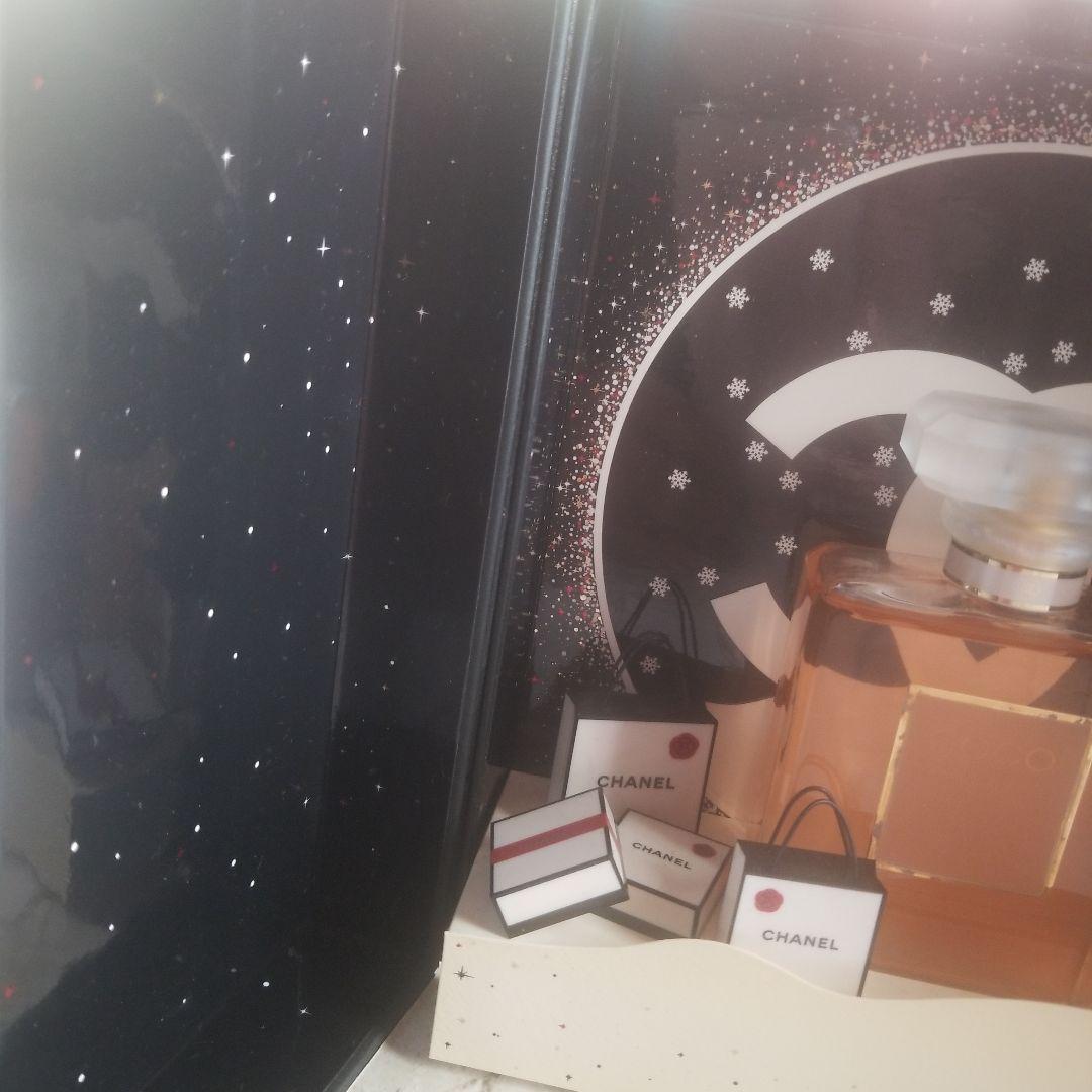 CHANEL  ココ マドモアゼル オ―ドゥ パルファム シアター コフレ