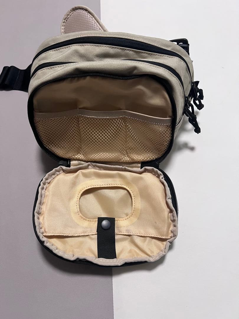 ハグー Hugoo ヒップシート 抱っこ紐 ショルダーバッグ ベージュ