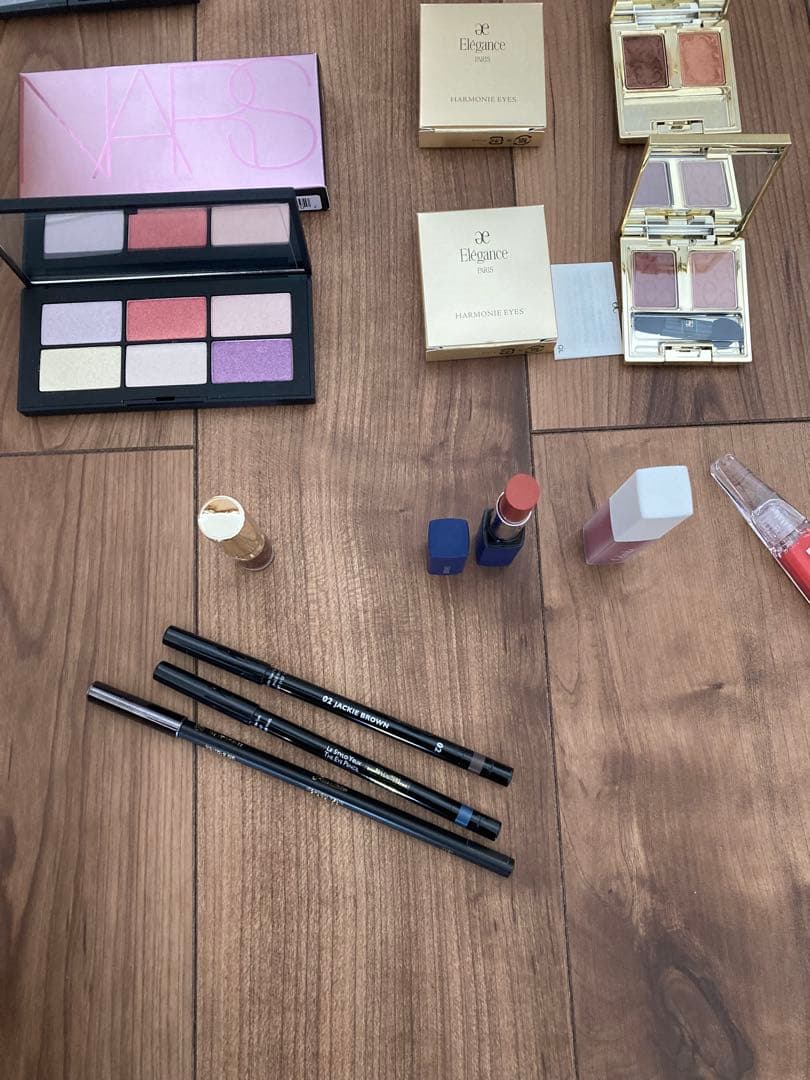 コスメまとめ売り　SUQQU、Dior、CHANELetc限定色も有り