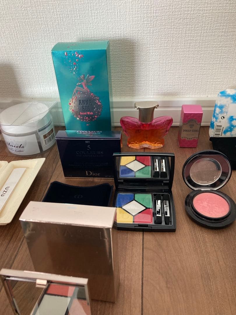 コスメまとめ売り　SUQQU、Dior、CHANELetc限定色も有り