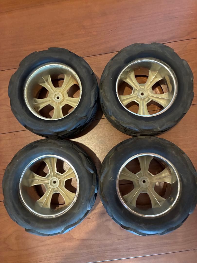 hpi モンスタートラック用タイヤ