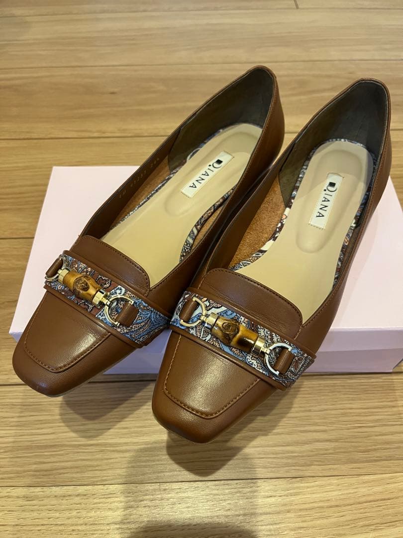 DIANA ブラウン スクエアトゥ ローファー