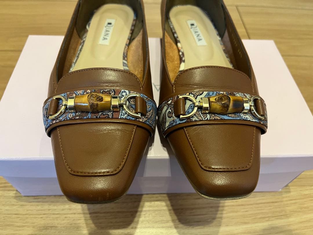 DIANA ブラウン スクエアトゥ ローファー