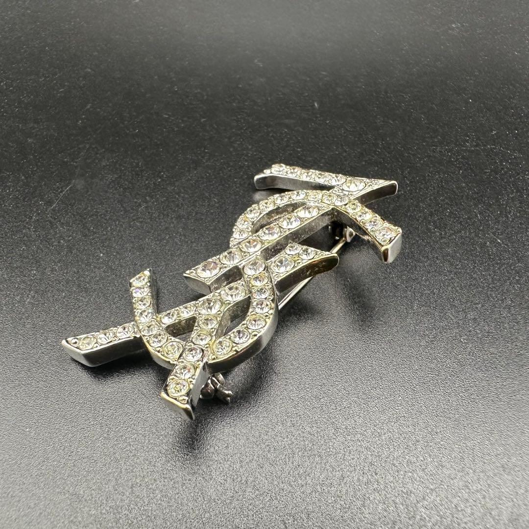 極美品✨　YSL　イヴ・サンローラン　ブローチ　ロゴ　1311