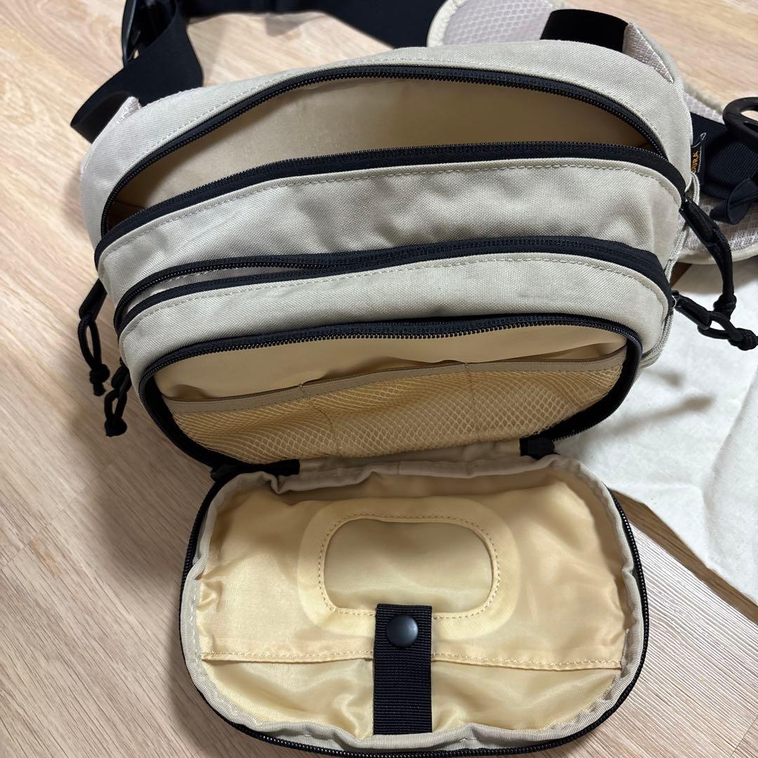 Hugoo ヒップシート ベージュ 収納袋付き