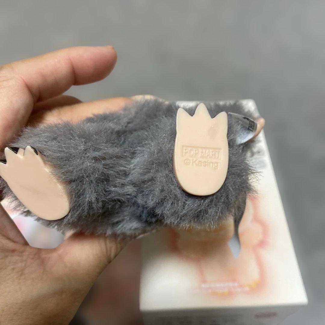 ラブブ エナジー/Labubu Big into Energy/SHEINケース