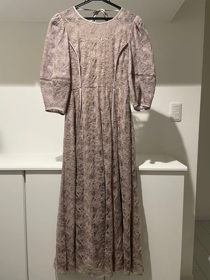 【美品】GIRL パフスリーブ総レースフレアロングワンピース　ピンクベージュ