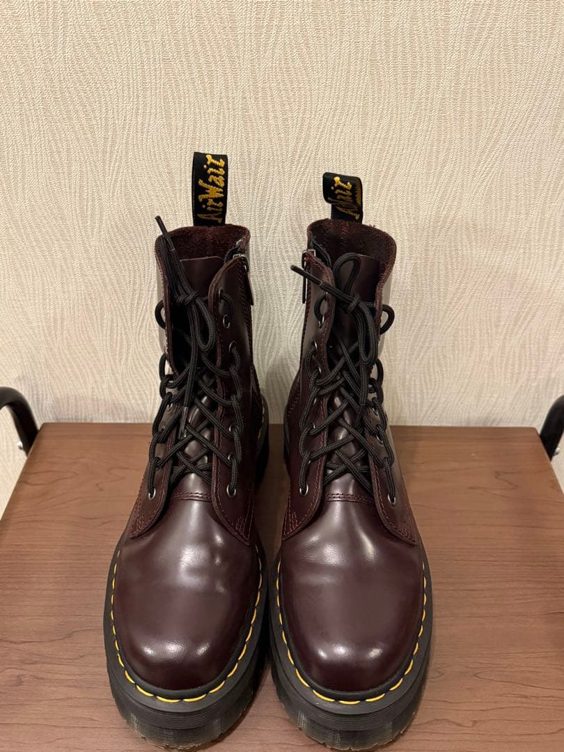 ドクターマーチン バーガンディ 厚底ブーツ