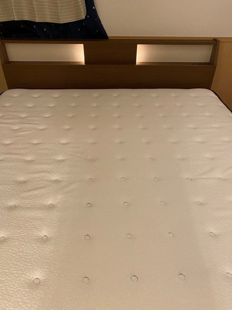 6/19日までの出品　ニトリ　クイーンベッドフレームセット　おまけ付き