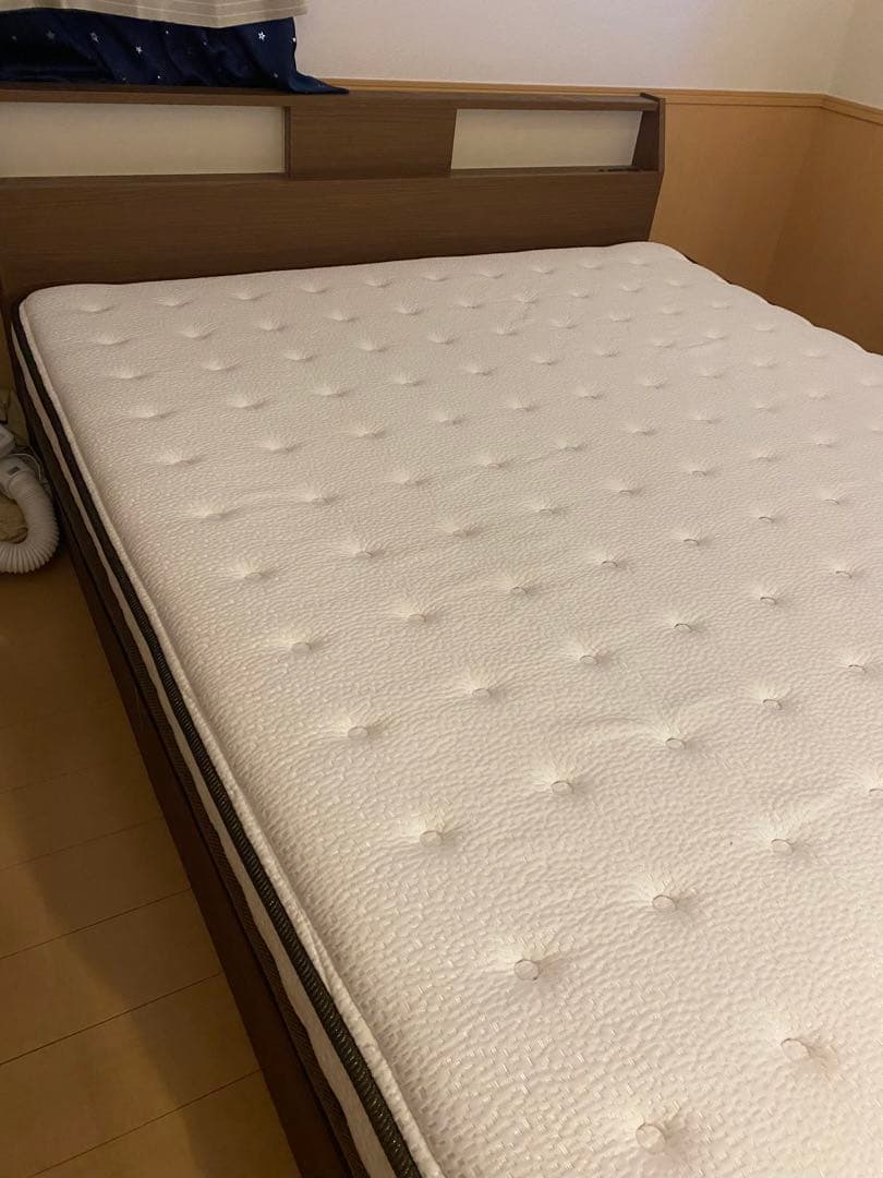 6/19日までの出品　ニトリ　クイーンベッドフレームセット　おまけ付き