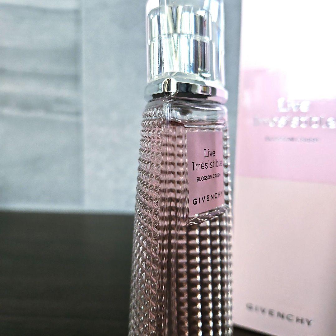 美品 ジバンシー イヴ イレジスティブル ブロッサム クラッシュ オードトワレ