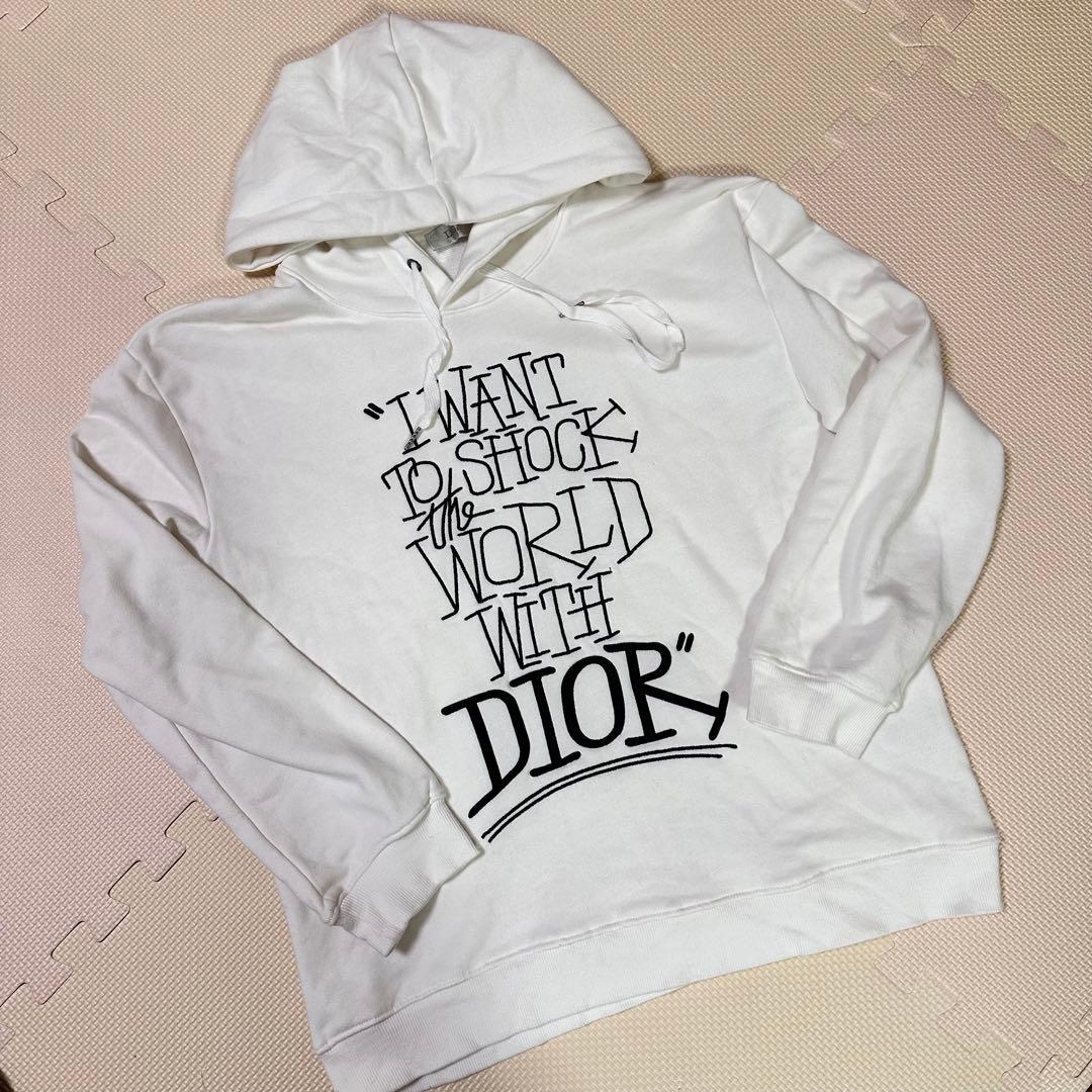 ホワイトパーカー　ロゴ入り　フーディー　フード付き