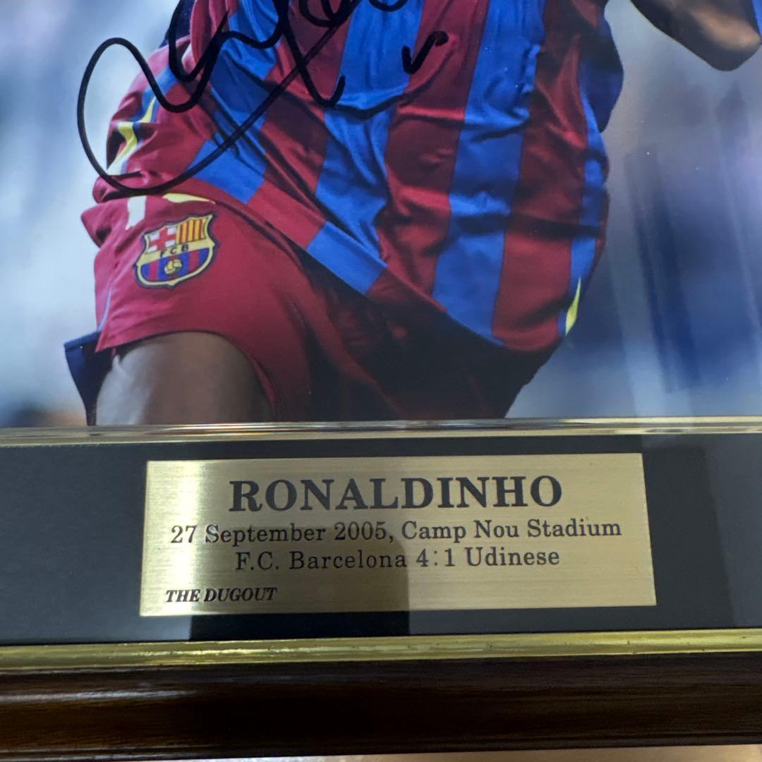 THE DUGOUT ロナウジーニョ　直筆サインフォト　額縁付き