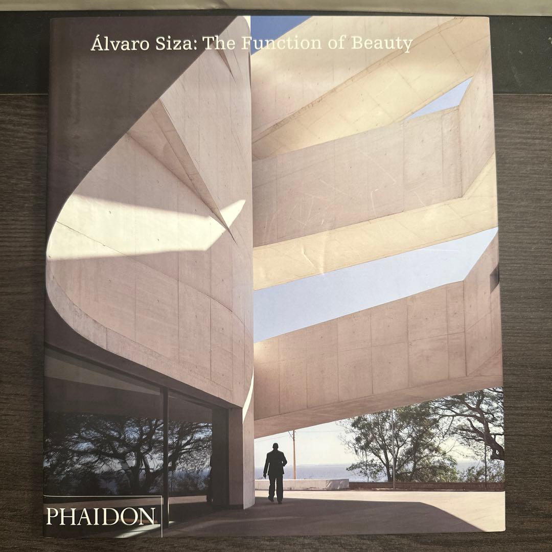 希少/ Álvaro Siza: The Function of Beauty