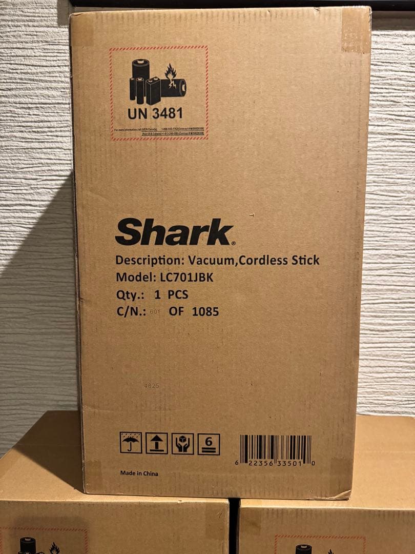 Shark コードレススティッククリーナー LC701JBK