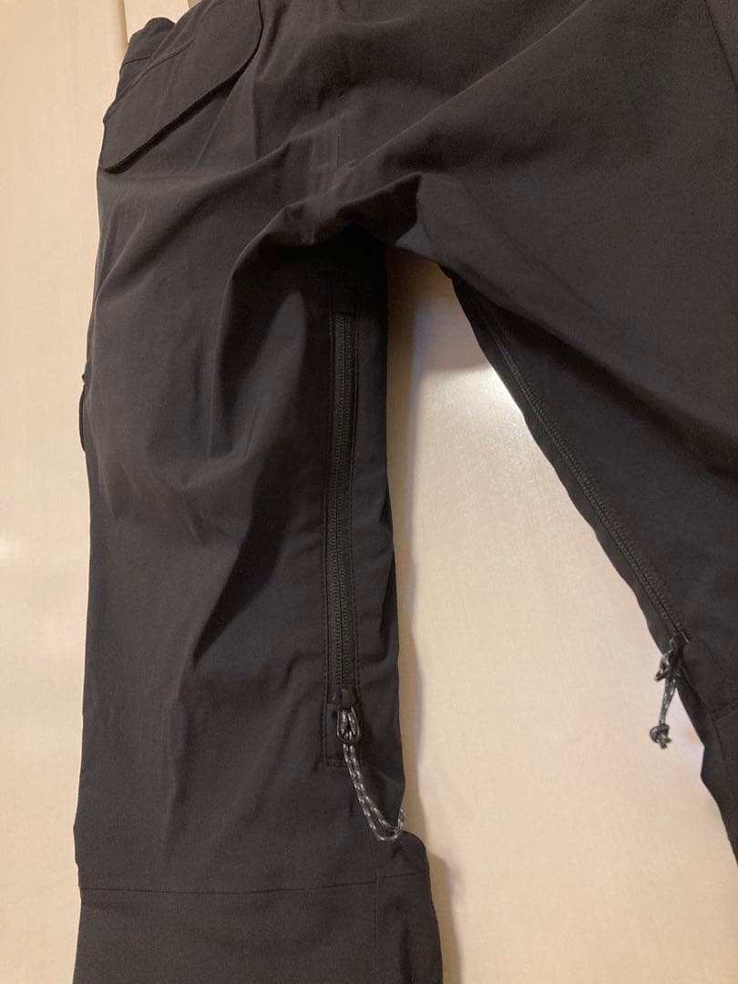 の*ち様 BURTON LIVINGLINING スノーボードパンツ S ブラッ