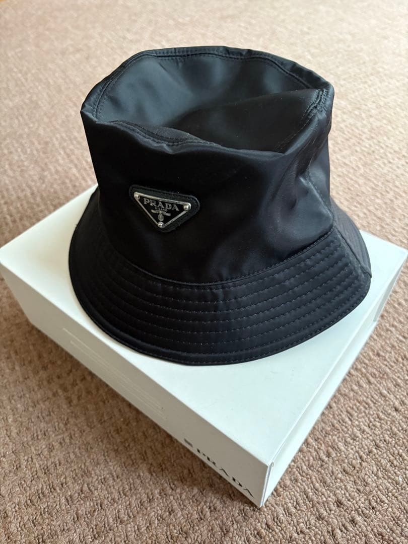 PRADA ブラック バケットハット