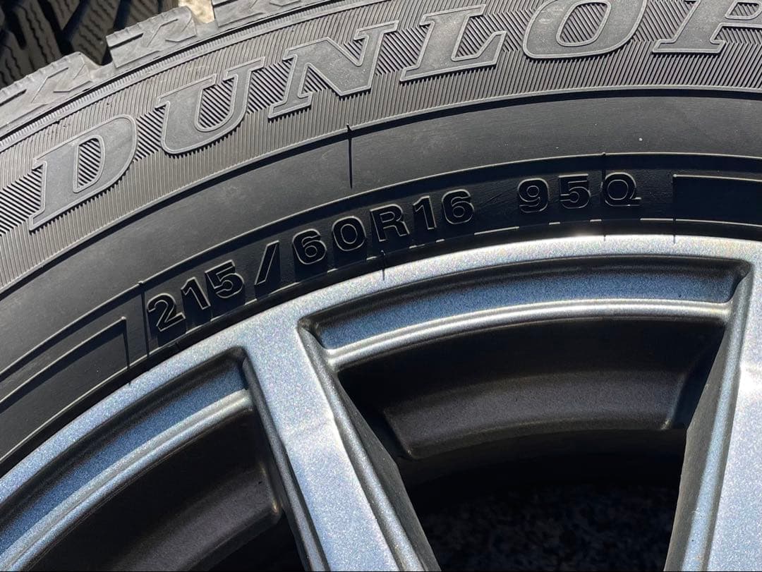 スタッドレスタイヤホイル付き　215/60/16 ヴェゼル