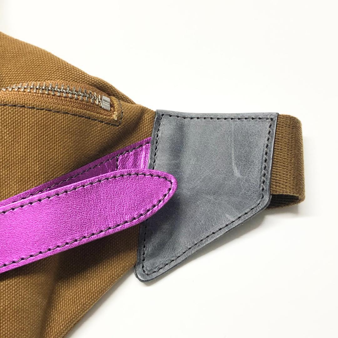 ○★新品未使用　ヴィヴィアンウエストウッド　メタリックミリタリー　ボディバッグ