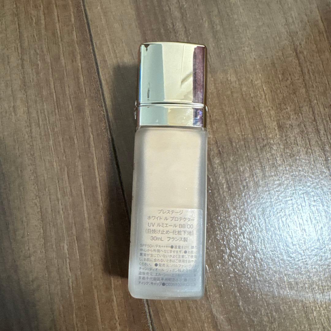 新品 ディオール プレステージ ホワイト ルプロテクターUVルミエールbb 00