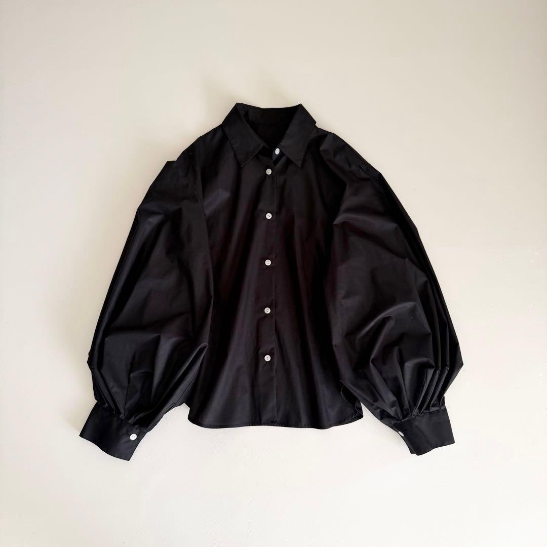 リムアーク　ブラック長袖シャツ ギャザー入り