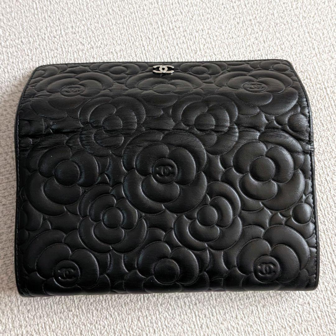 シャネル　フラワーココ型押し長財布　黒　ラムスキン　ショルダー　チェーン