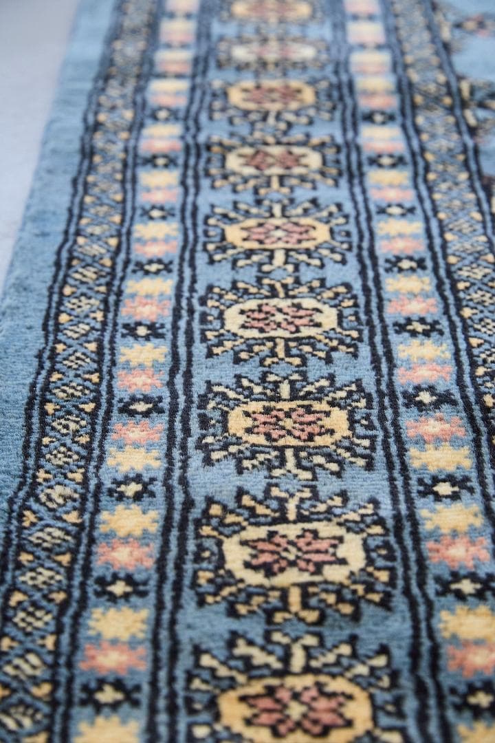 新品　トライバルラグ　ブハラ　ラホール産　（195×127cm) ブルー 青