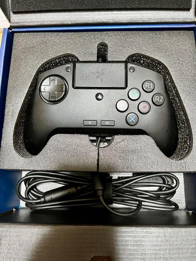 Razer Raion Fightpad for PS4 コントローラー