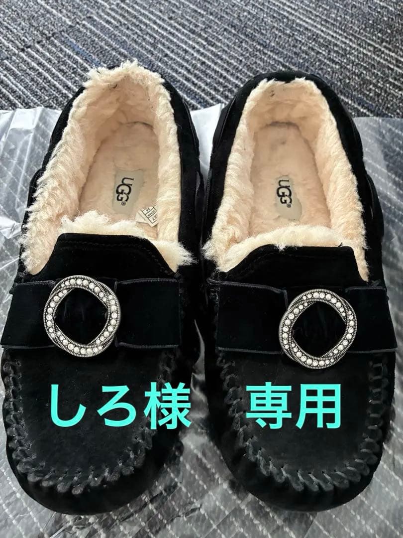 UGG ダコタ ブラック モカシン