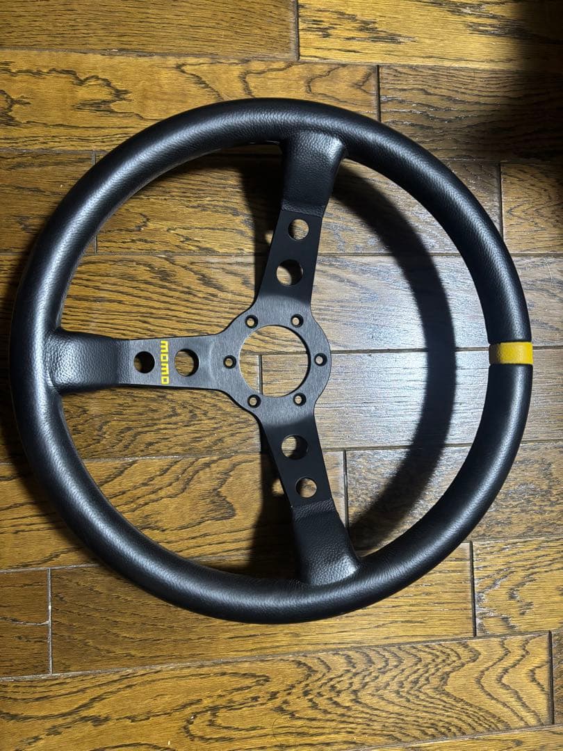 momo ステアリングホイール 350mm 黒