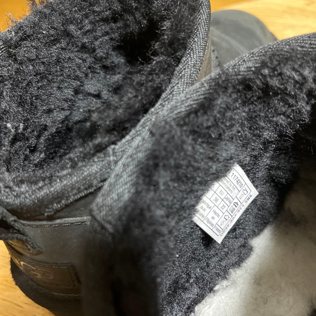 28,600円！完売 新作UGGクラシック ウルトラミニレザー本革