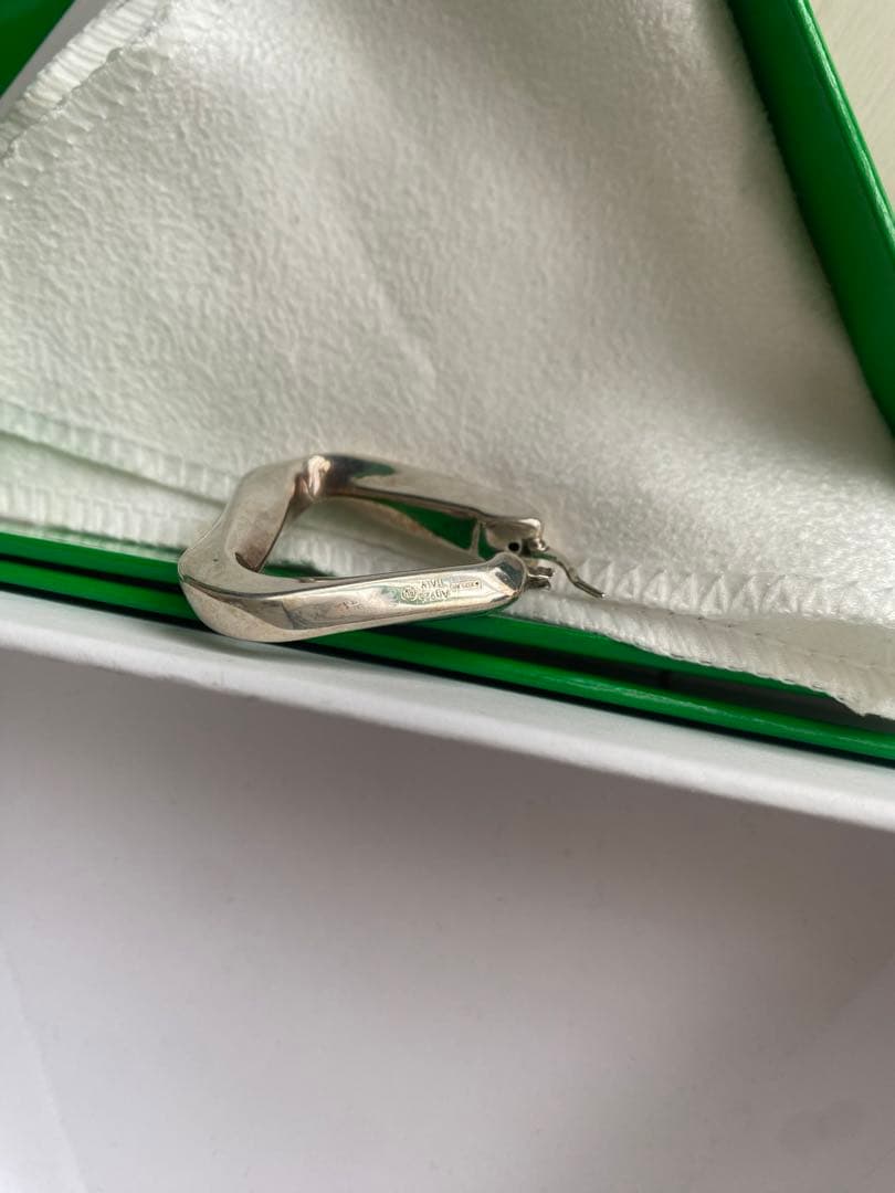 ボッテガヴェネタ⭐︎トライアングルピアス【片耳】