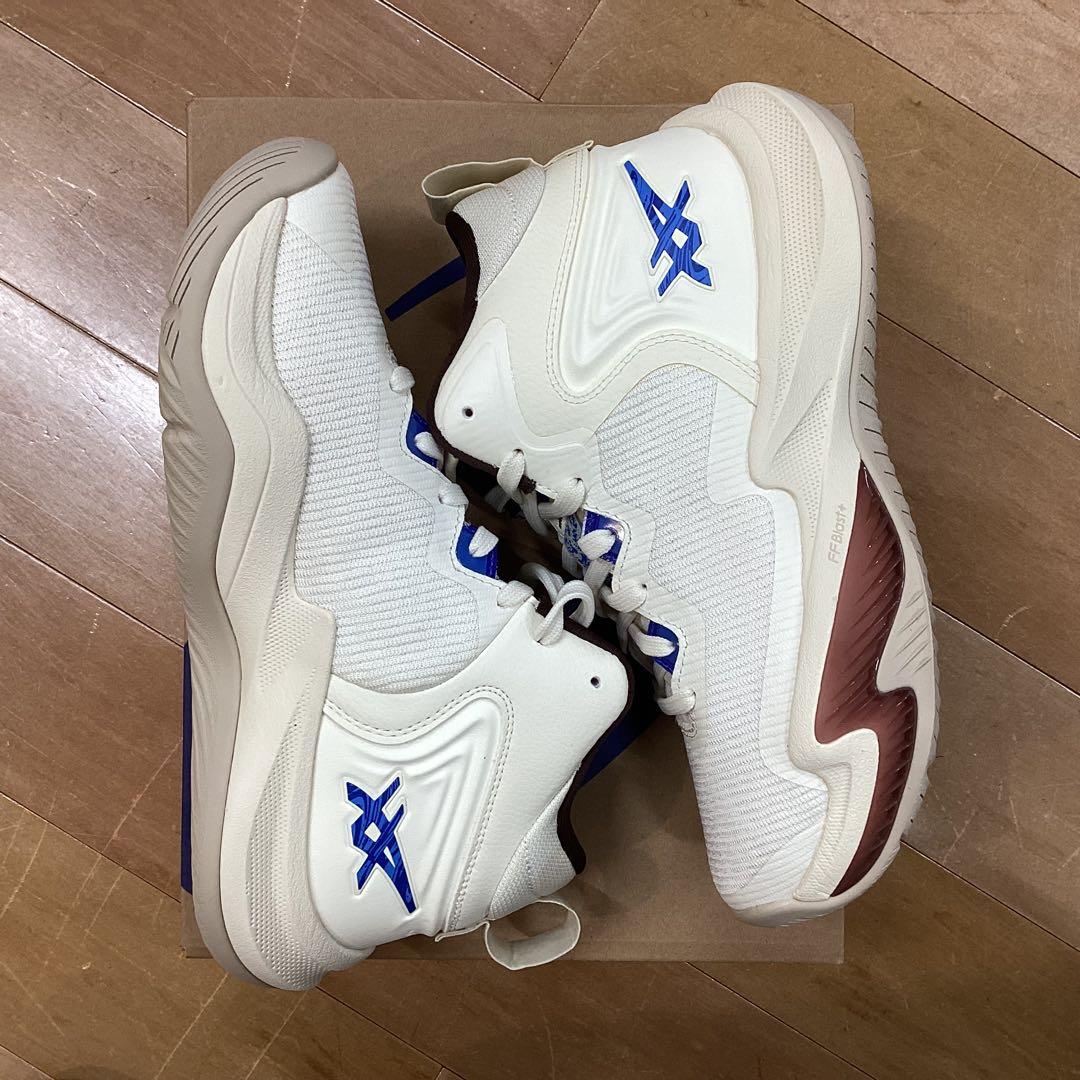 シューズ(男性用) NOVA SURGE 3 750 27.5cm